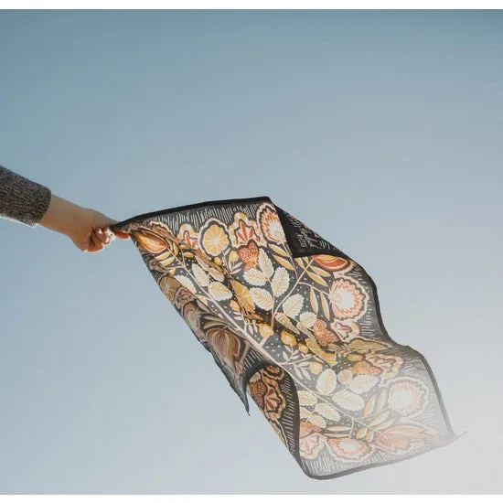 Handker Bandana: No. 039 Elsie Navy Floral